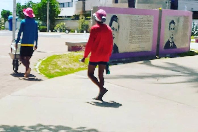 Embaixo do sol escaldante vestiam-se de CSA X CRB e disputavam um exaustíssimo campeonato, pela sobrevivência diária.