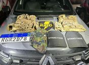 Polícia Militar apreende drogas e coletes balísticos, em Maceió