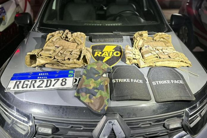 Polícia Militar apreende drogas e coletes balísticos, em Maceió