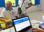 Participantes do Programa Ambulante Legal fazem cadastro para receber auxílio emergencial