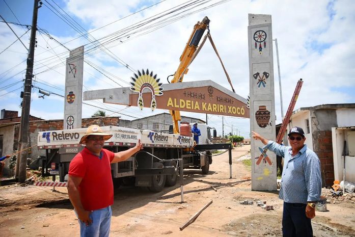Novo pórtico é instalado da Aldeia Kariri Xocó em Porto Real do Colégio