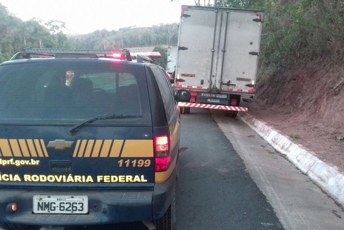 PRF flagrou veículos acima da velocidade