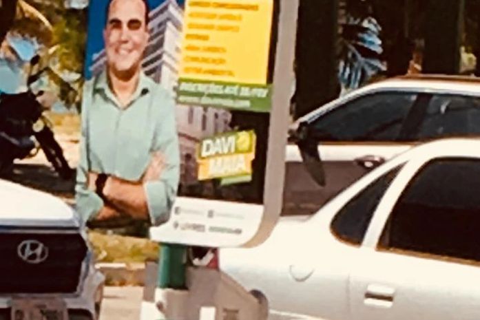 Placa do deputado Davi Maia