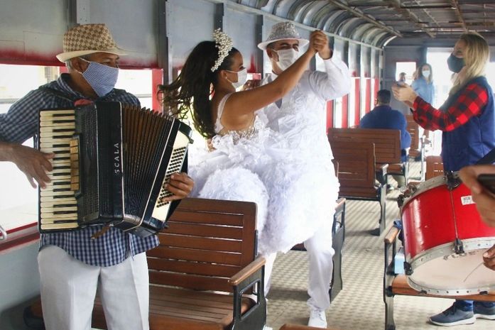 Trem Maria Fumaça anima o quinto dia do São João de Maceió neste domingo (27)