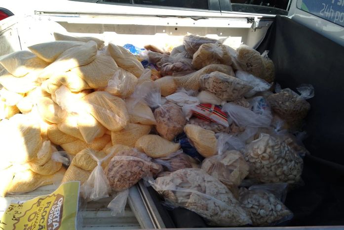 Cerca de 300 kg de queijos, manteiga, iogurtes e outros produtos vencidos são apreendidos pela VISA em Maceió