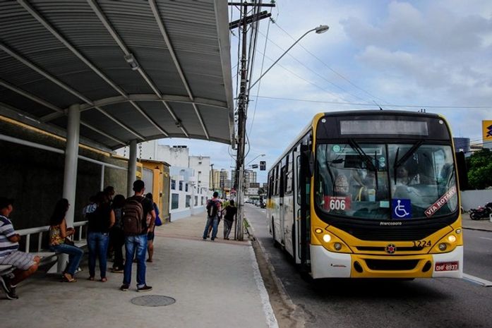 Frota de ônibus circula em horário especial nesta quinta-feira