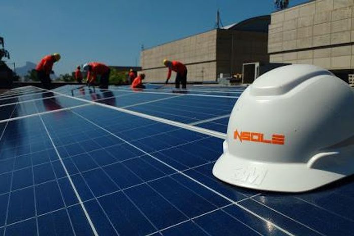 Fintech de energia solar vai pagar a conta de luz da sua empresa até o fim do ano