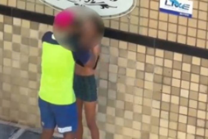 Homem é preso com facão após agredir companheira em via pública na Ponta Verde