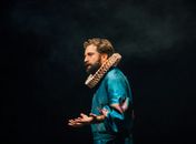 Gregório Duvivier apresenta “O Céu da Língua” em Maceió, no Teatro Gustavo Leite