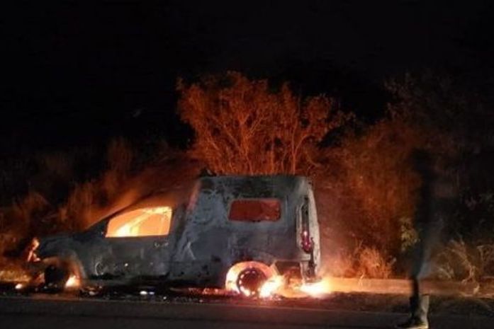Ambulância pega fogo enquanto transportava pacientes na BR-423