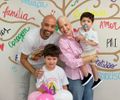 Paciente celebra fim da quimioterapia com Sino da Esperança e homenagem da família