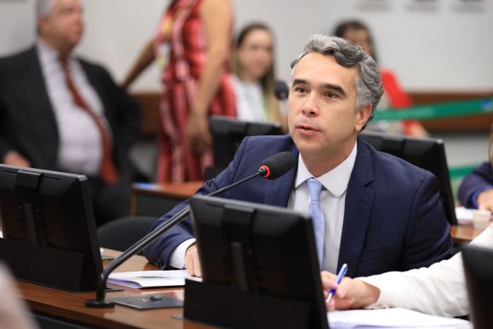 Deputado Rafael Brito pede a criação de grupo de trabalho para imposto de grandes fortunas