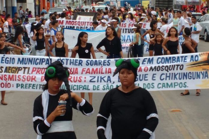 Passeata mobiliza 500 alunos no Dia da Água em combate ao Aedes Aegypti