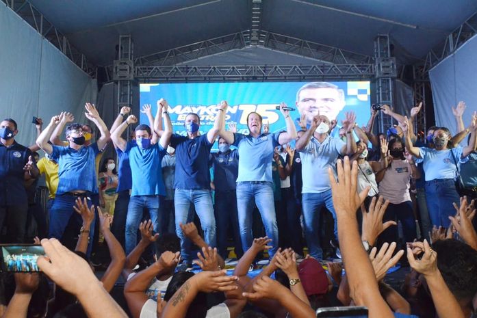 Caminhada de Maykon Beltrão e João Paulo recebe apoio da população de Pindorama
