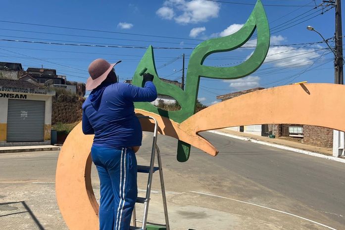 Prefeitura de Santana do Mundaú intensifica manutenção de espaços públicos