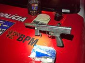  Jovem é preso com submetralhadora e drogas após denúncia na parte alta de Maceió 