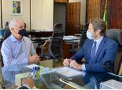 O deputado Pedro Vilela (PSDB) com o secretário executivo do Ministério da Agricultura, Marcos Montes.