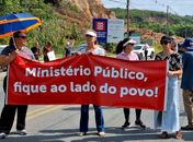 Moradores de Guaxuma protestam contra construção de estação de esgoto em área verde; entenda 