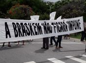 Moradores do Pinheiro, Mutange e Bebedouro realizam protesto