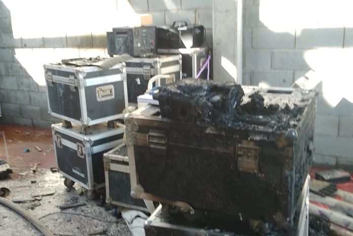 Incêndio em fábrica de fogos pirotécnicos deixa duas pessoas feridas, em Marechal Deodoro