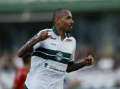 CSA anuncia contratação do zagueiro Alan Costa, ex-Coritiba