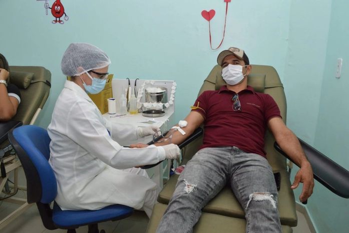 Para doar sangue, voluntário deve ter entre 16 e 69 anos de idade 