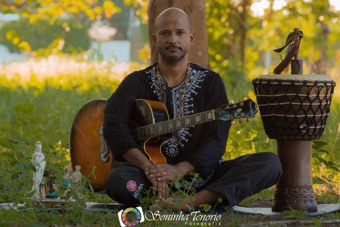 Tony Câmara toca mantra e hino da floresta, mas avisa: ‘É para dançar’