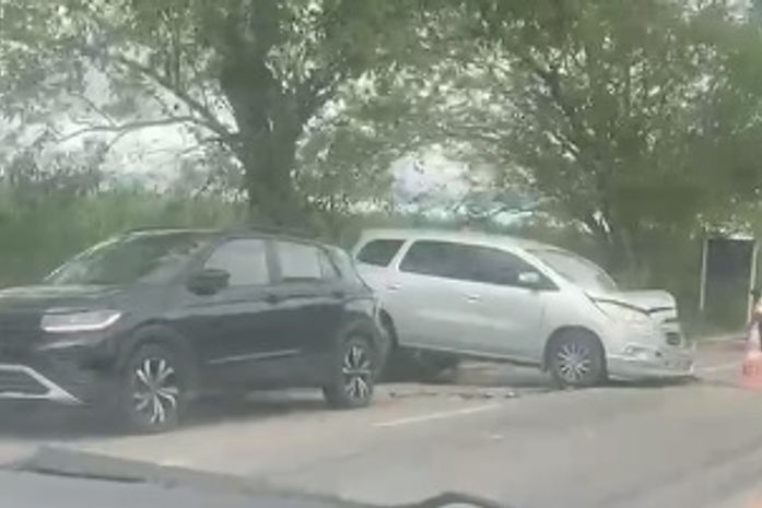 Colisão frontal na BR-316 deixa três pessoas feridas; veja vídeo