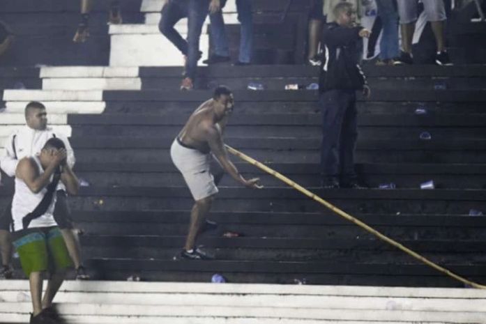Violência dentro e fora de São Januário após o clássico