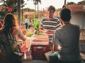 Feira de Discos de Arapiraca celebra aniversário da cidade com shows e venda de vinil na praça

