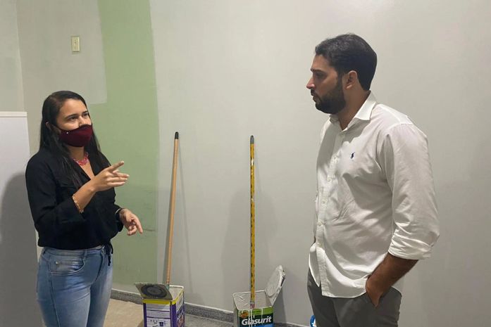 Prefeito e Secretária vistoriam andamento de obras na sede da Educação de Santana do Mundaú