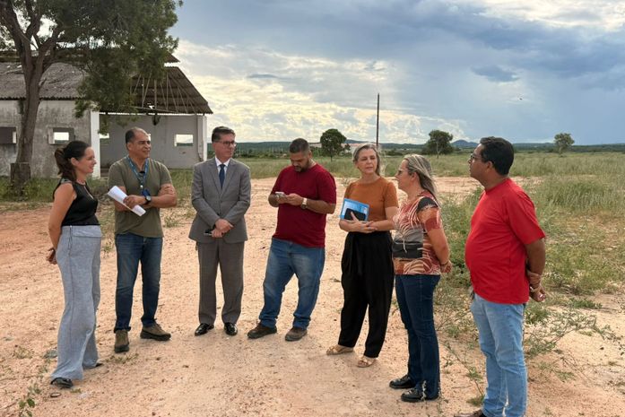 Comissão da Uncisal e Seduc aprova terreno para Medicina; prefeita Ziane Costa encaminha doação da área