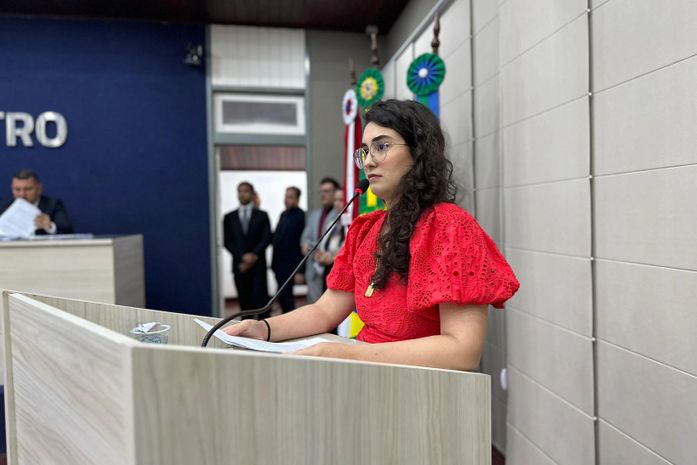 Na Câmara, Teca Nelma questiona ausência de informações sobre situação do Cesmac