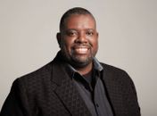 Cantor Péricles comanda o Pôr do Sol em Arapiraca