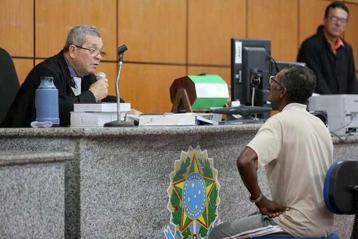 Júri absolve acusado de esfaquear pretendente da filha