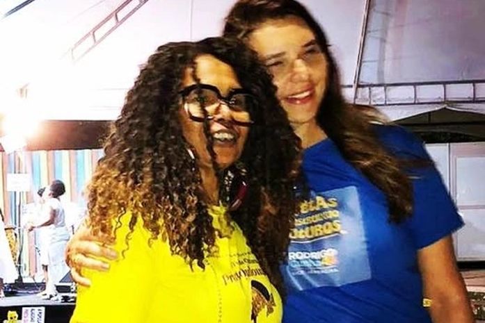 Já que Jó Pereira não saiu candidata, pode depositar seu voto em Paulão 1313, para Deputado Federal? Claro!- respondeu a moça