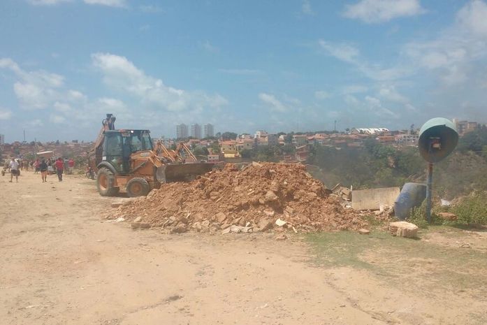 Moradores são expulsos de terreno particular