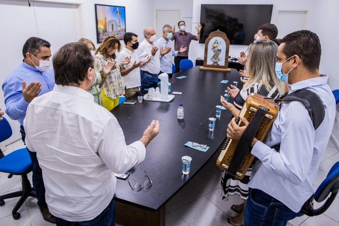 IMAGEM DA PADROEIRA PERCORRE O CENTRO ADMINISTRATIVO DE ARAPIRACA