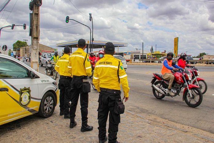 SMTT intensifica fiscalização em vias com fluxo intenso de veículos em Arapiraca