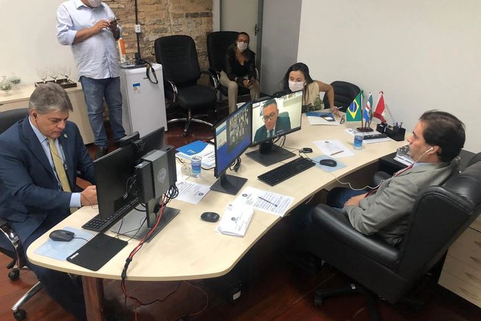 Parlamentares realizaram a primeira sessão ordinária virtual