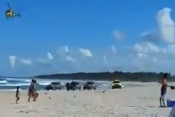 Fiscalização nas praias com viaturas da PM divide opiniões nas redes sociais; veja vídeo