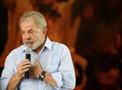 O ex-presidente foi internado no último sábado e deixou o hospital na manhã desta terça-feira