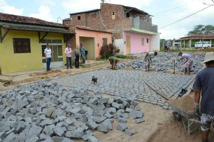 Em Major Izidoro, prefeita Santana Mariano vistoria obras