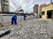 Infraestrutura realiza manutenção da Praça Montepio no Centro de Maceió
