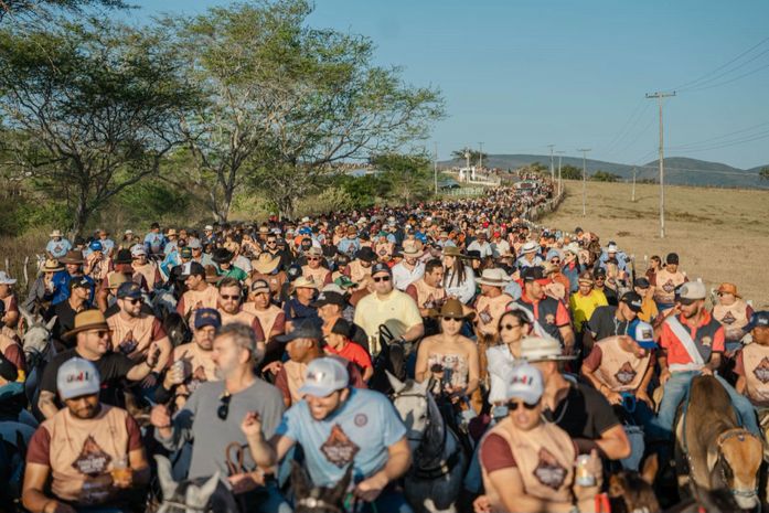 Cavalgada dos Pais 2026 reúne multidão em Traipu e celebra a cultura nordestina com grande festa