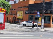 Fogo atinge poste e assusta pedestres e motoristas na Ponta Verde, em Maceió; veja vídeo