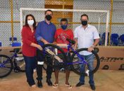 Conagreste acompanha entrega de brindes e vacinação de trabalhadores em comemoração alusiva ao Dia do Gari em Limoeiro de Anadia