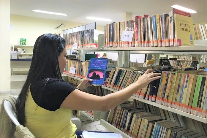 Biblioteca Municipal de Arapiraca cataloga mais de 20 mil livros