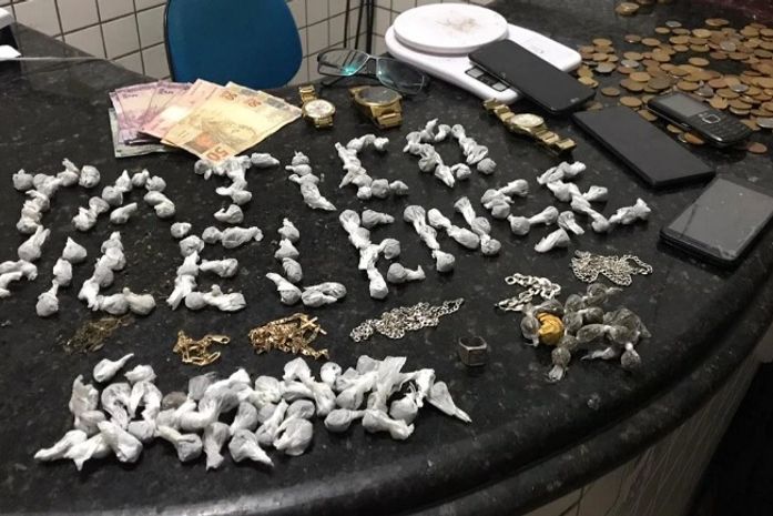 Denúncia leva policiais a ponto de venda de drogas em Teotônio Vilela