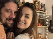 Inspirado em ‘Friends’, Mari Palma recebe pedido de noivado de Phelipe Siani
